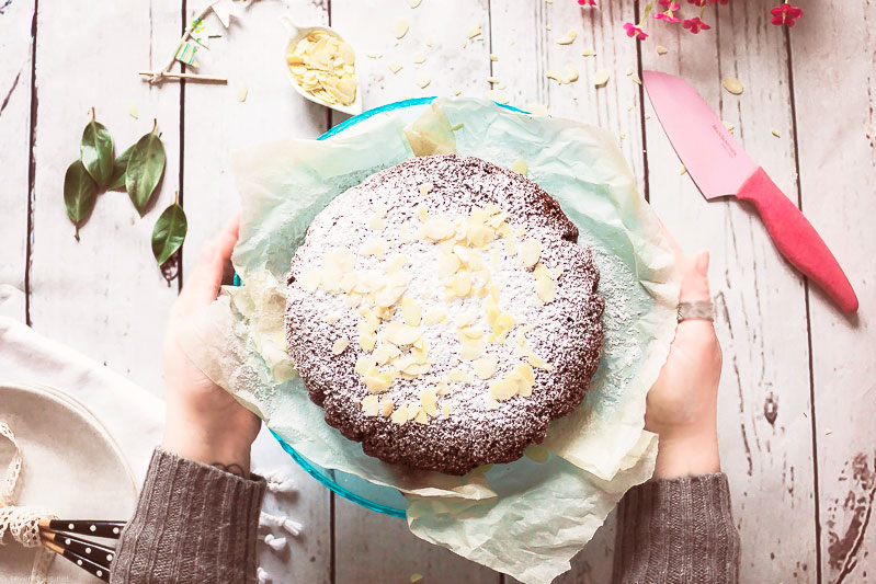 Vegan Gluten-Free Caprese Chocolate Cake - flourless, egg-free, dairy-free, 1-bowl chocolate wonder