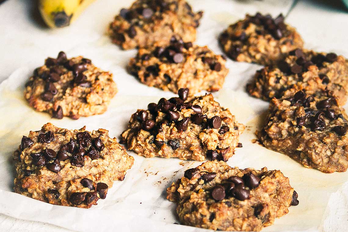 Craving something sweet? Try these flourless 3-ingredient cookies