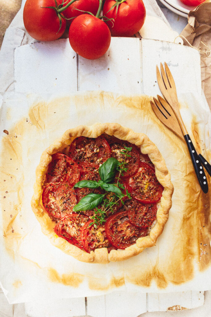 Vegan rustic tomato tart