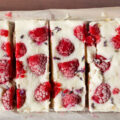 A healthy frozen treat for hot summer day: Vegan frozen yogurt & raspberries bars